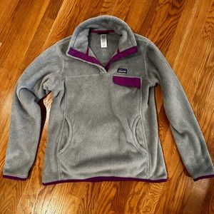 I am selling a Patagonia fleece pullover.